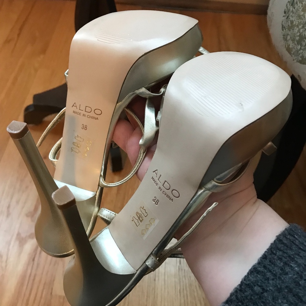 Aldo Metallic Gold Strappy Sandals - size 38, never worn - Picture 7 of 10